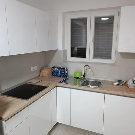 By The Sea Brela, Makarska - 20075