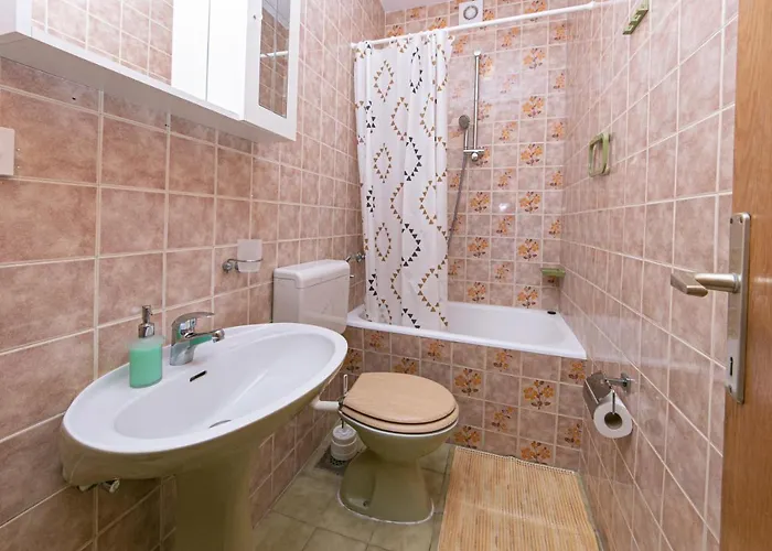 By The Sea Brela, Makarska - 20075 *